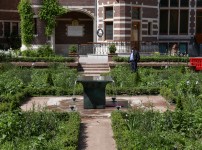 Tavola in the Flemish Garden